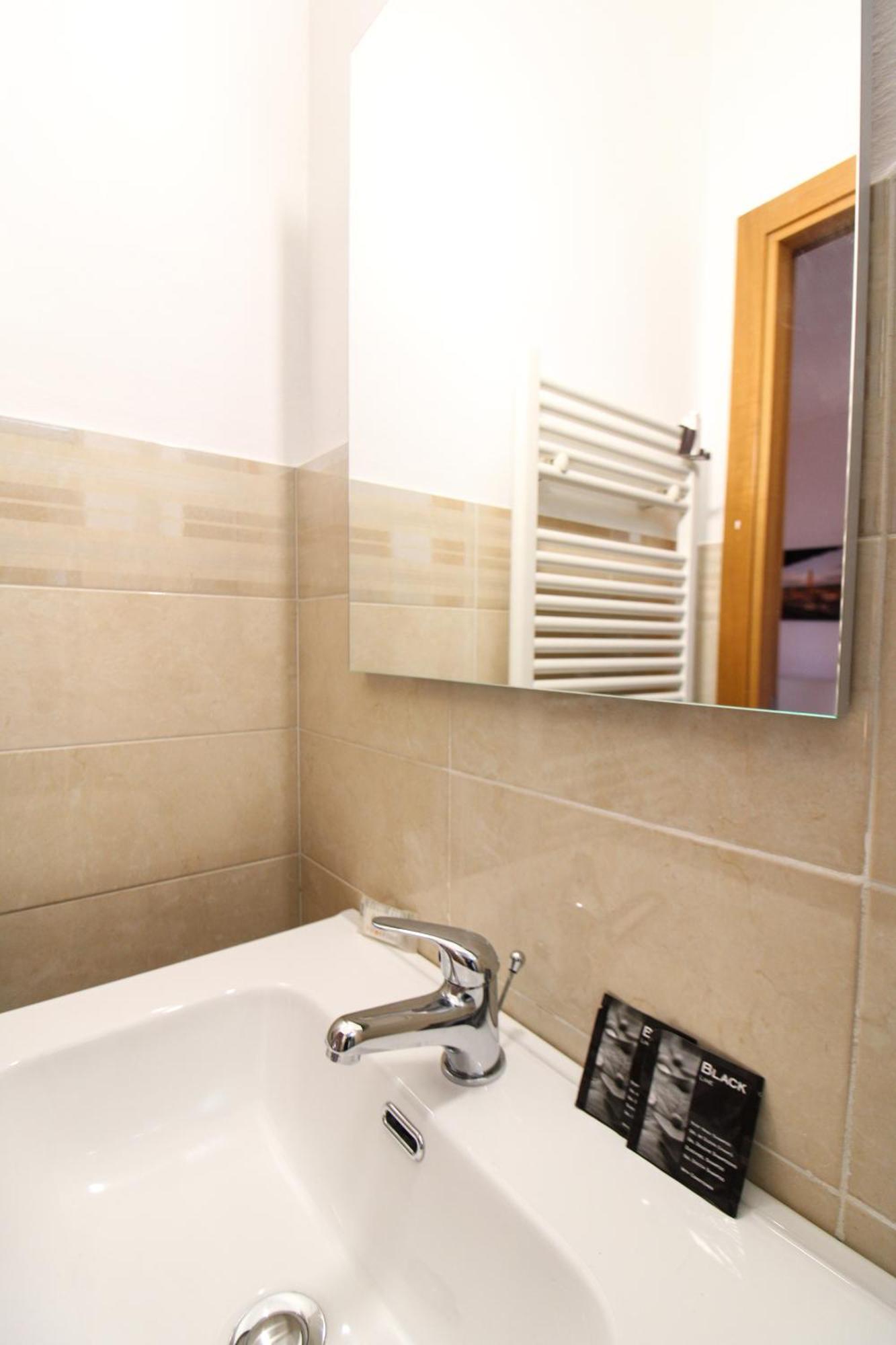 The House Outside The Walls Sienne Extérieur photo